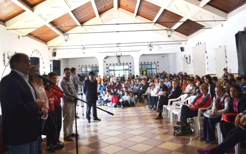 Alumnos de la Escuela Normal se sumaron al mensaje “La Pasión no es Violencia”