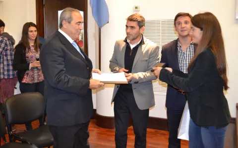 Concejales destacaron a Osvaldo Ferrero por su labor al frente de la Cruz Roja