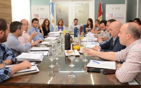Concejales recibieron a funcionarios en reunión informativa para analizar el Presupuesto 2017