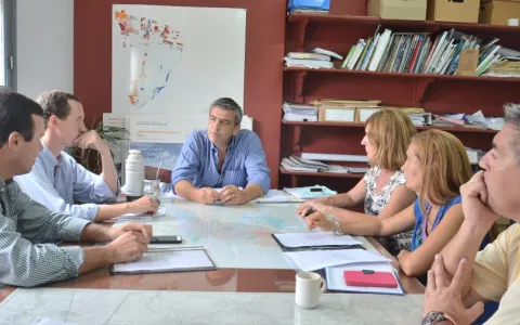 Concejales se reunieron con funcionarios municipales por emprendimiento en altura en Candioti Sur