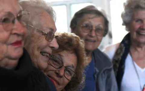 Adultos mayores contarán con un Programa de Capacitación de Derechos del Consumidor