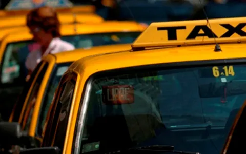 Será obligatorio equipar con aire acondicionado a taxis en la ciudad