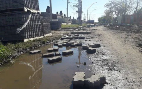 Concejales solicitaron informes por obra de pavimento articulado paralizada en Barrio Punta Norte
