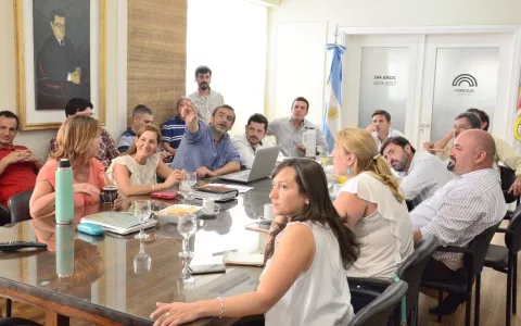 Puesta en valor de Avenida Freyre: concejales se reunieron con secretarios municipales