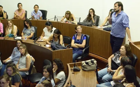 Concejo Municipal : Se realizó una jornada sobre Educación Emocional para docentes