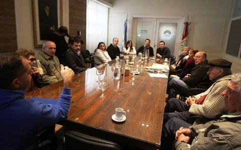 Concejales se reunieron con vecinos por controles municipales en Barrio Candioti