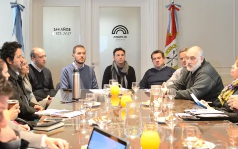 Bullying: se realizó una mesa de trabajo con especialistas en la problemática