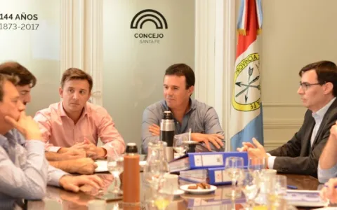 Funcionarios de Enerfe brindaron detalles del Gasoducto a la Costa