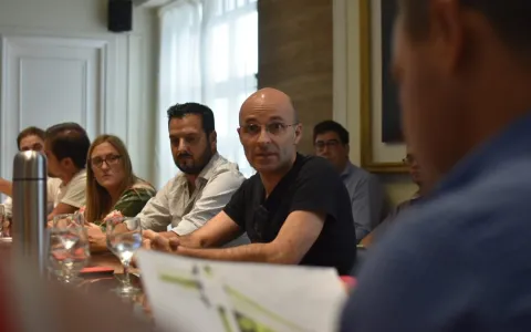 El Concejo recibió a comerciantes de Avenida Freyre y Bulevar