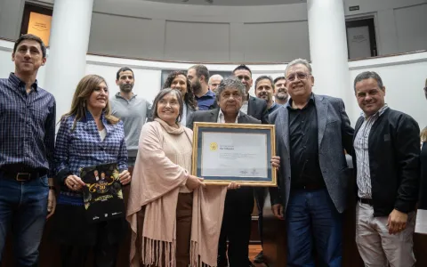 El Concejo reconoció a Los Palmeras por su 50º aniversario