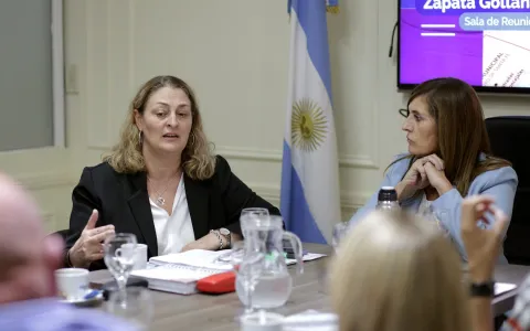 Por el brote de dengue, la ministra de Salud se reunió con los concejales