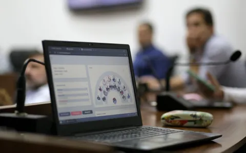 El Concejo puso a prueba el sistema de votación electrónica