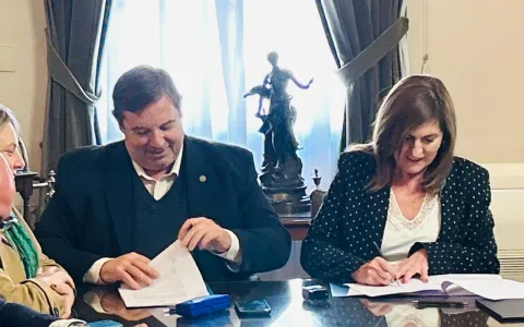 El Concejo lanza las becas ACERCAR para facilitar la formación en oficios