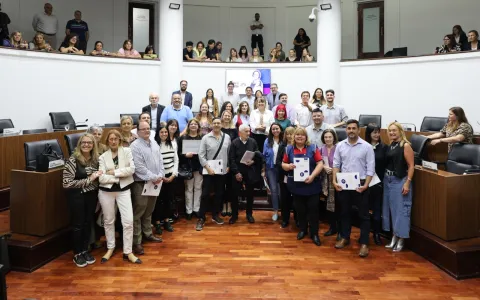 El Concejo otorgó la Distinción Marta Samatan a la trayectoria educativa