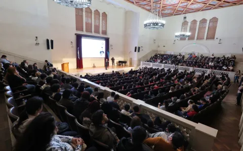 Salud mental y ludopatía digital: estudiantes fueron protagonistas del cierre a sala llena de “De esto sí se habla”