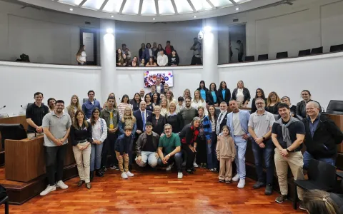 El Concejo distinguió a instituciones y personas que trabajan en defensa de las infancias